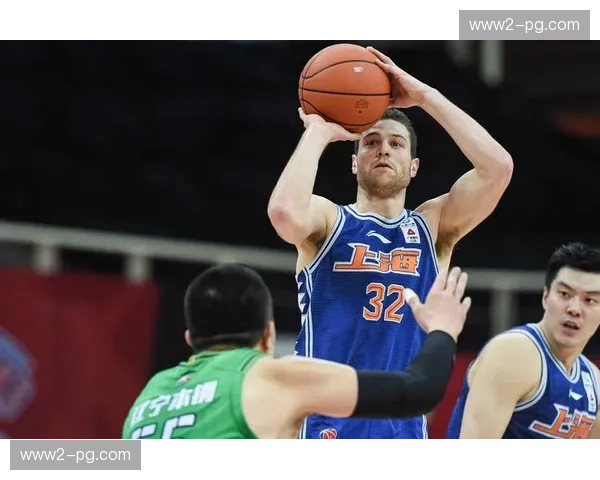 上海队整体篮球成效显著 场均23次助攻铸就联盟第二防守效率